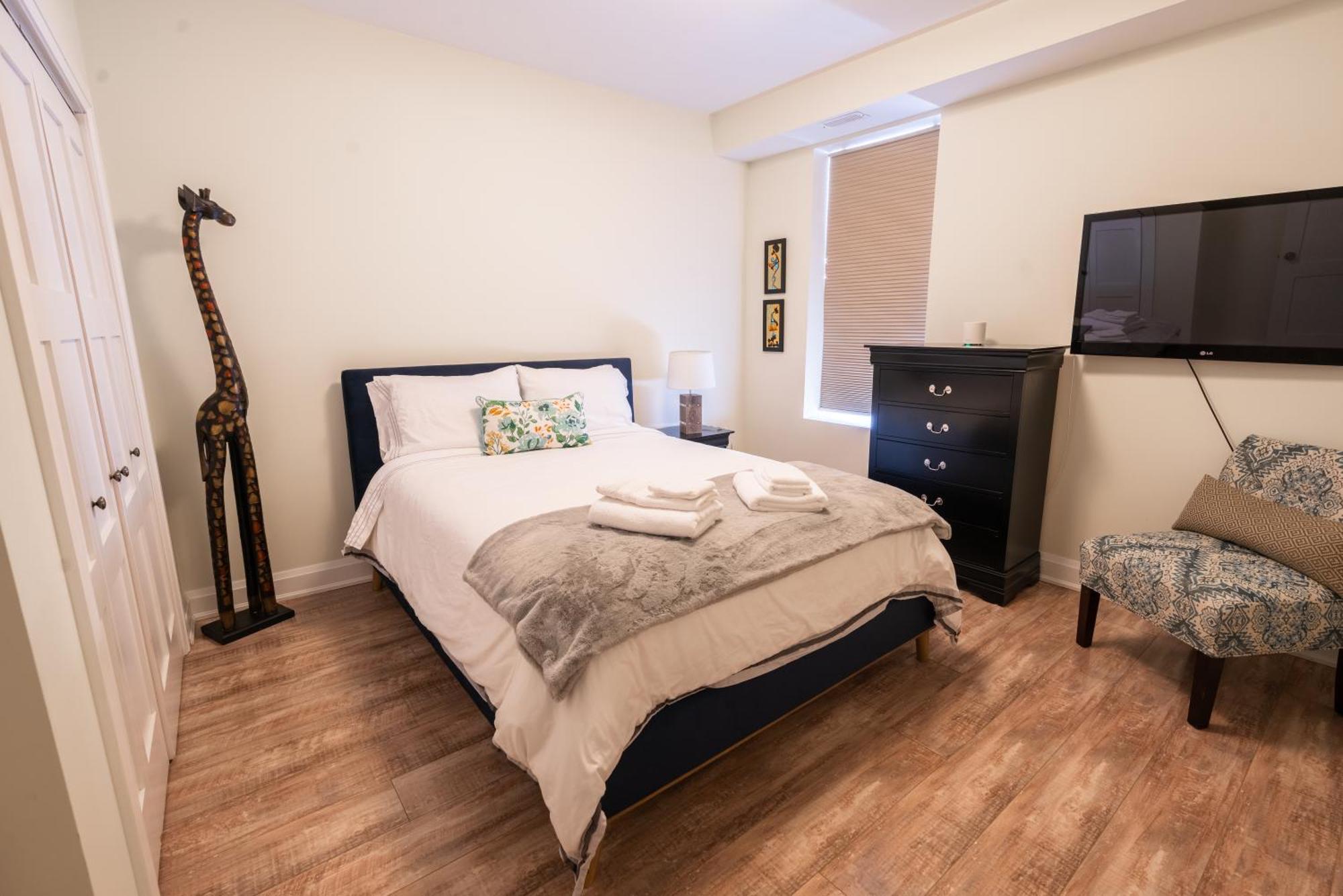 Spacious 3 Bedroom Apartment In Heart Of Niagara 소롤드 외부 사진