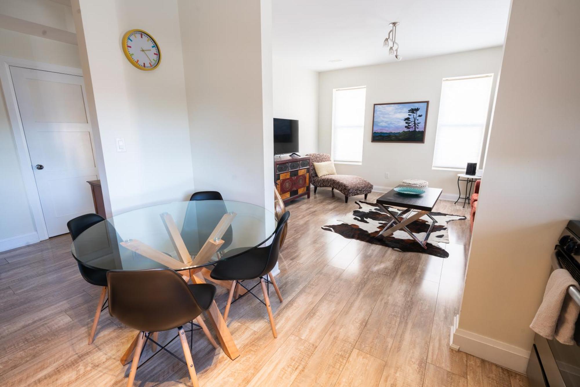 Spacious 3 Bedroom Apartment In Heart Of Niagara 소롤드 외부 사진