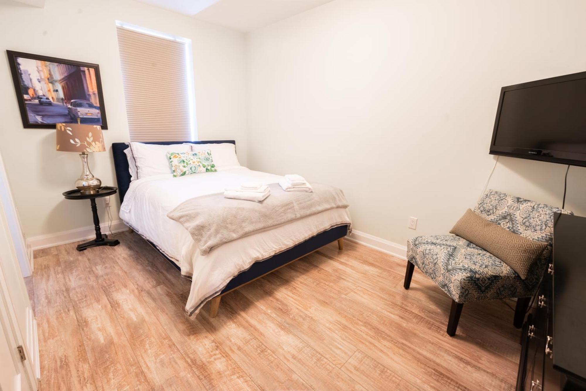 Spacious 3 Bedroom Apartment In Heart Of Niagara 소롤드 외부 사진