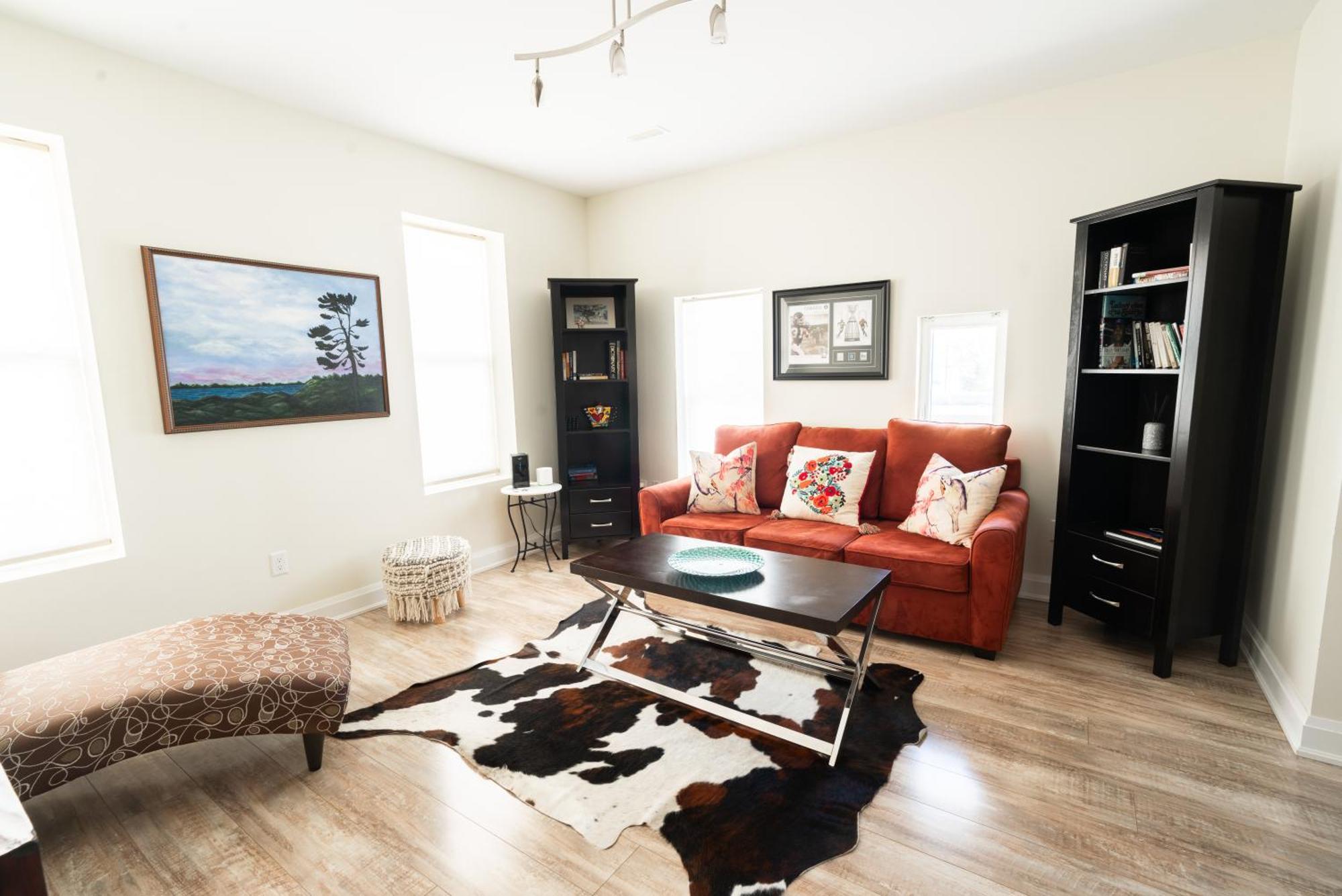 Spacious 3 Bedroom Apartment In Heart Of Niagara 소롤드 외부 사진